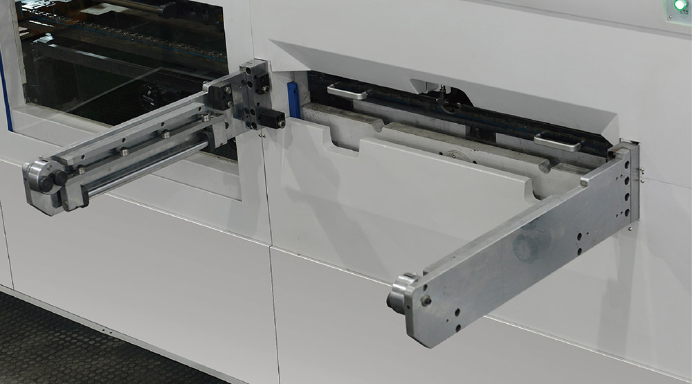 KMHC-1060 Model Automatic Flatbed Die Cutting Machine 